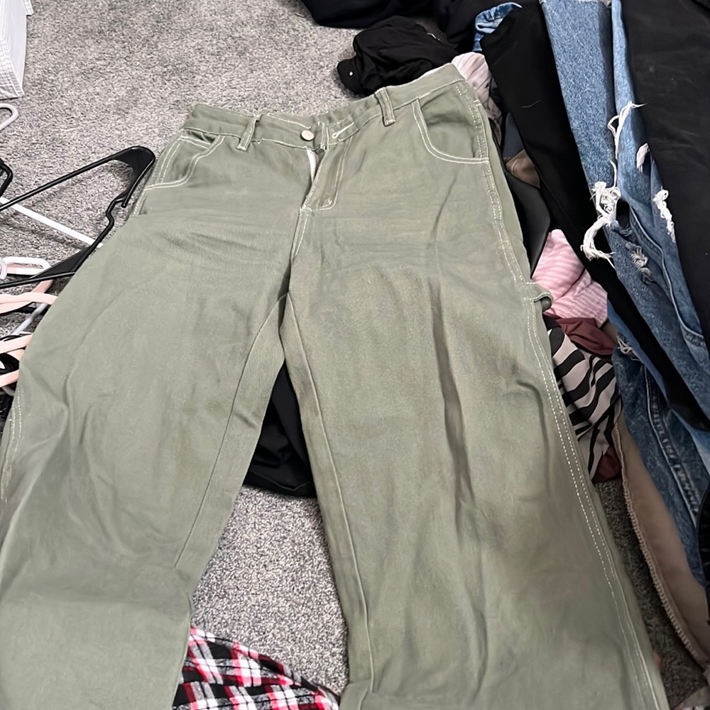 green cargo pants